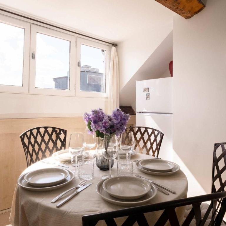 Luxury Top Floor 2BR with Paris Rooftop Views - Appartement - 20