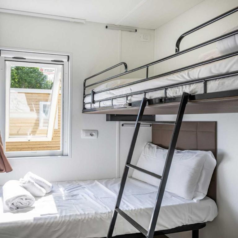 Club del Sole Desenzano Boutique Resort - Deluxe Mobile Home Lake Front - 4