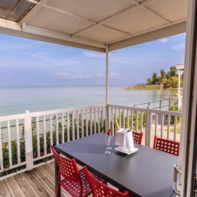 Club del Sole Desenzano Boutique Resort - Deluxe Mobile Home Lake Front - 1