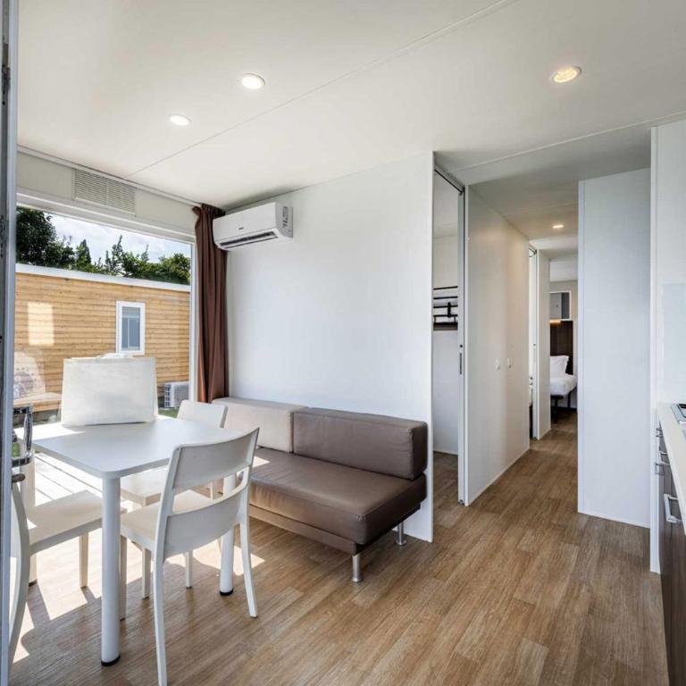 Club del Sole Desenzano Boutique Resort - Deluxe Mobile Home Lake Front - 2