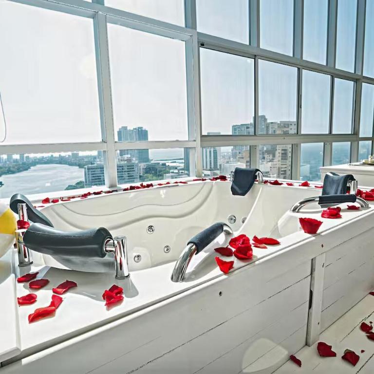 Exclusive Duplex Penthouse with Private Jacuzzi - Apartment - 54