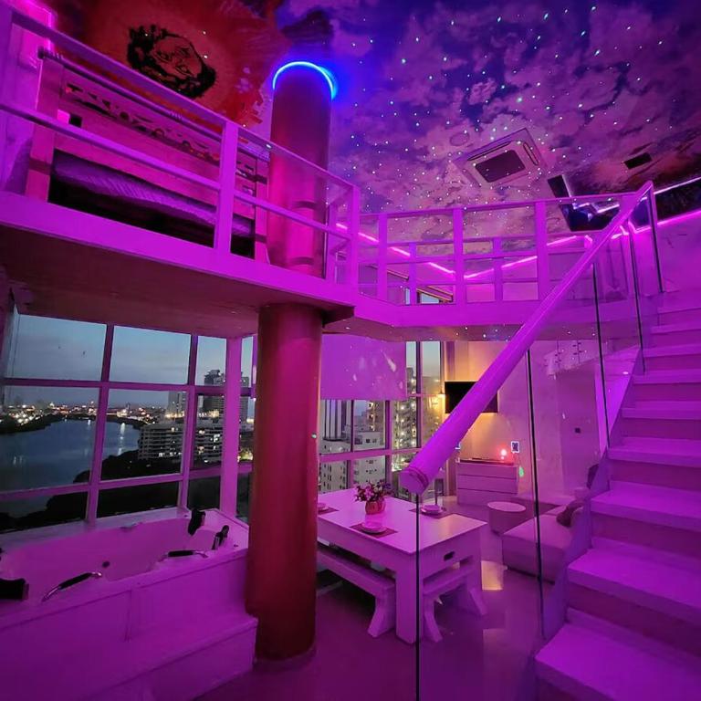 Exclusive Duplex Penthouse with Private Jacuzzi - Apartment - 86