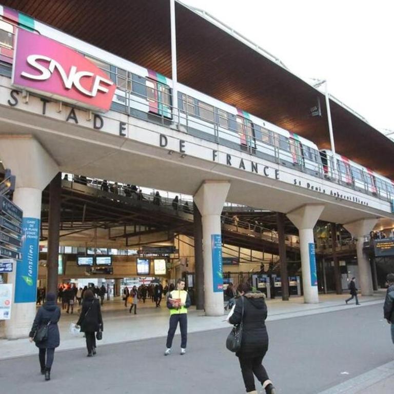 Sejour Lumineux - Stade de France - 15 min Paris - Apartment - 19