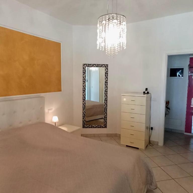 Dimora Giulia Sea View - Three-Bedroom Apartment with Balcony - 23