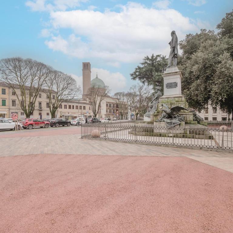 Casa Falco - 15 min dalla stazione e dal centro - Appartamento Standard con 2 Camere da Letto - 4
