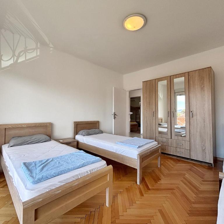 Vega's Hostel - Krevet za Jednu Osobu u 4-krevetnoj Spavaonici - 2