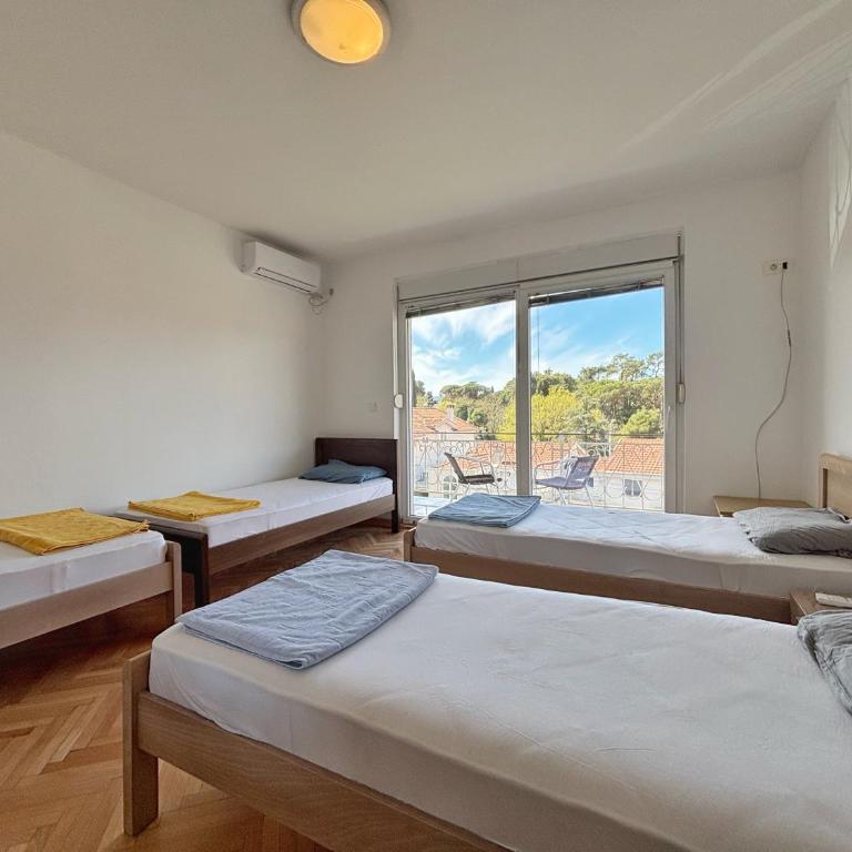 Vega's Hostel - Krevet za Jednu Osobu u 4-krevetnoj Spavaonici - 3