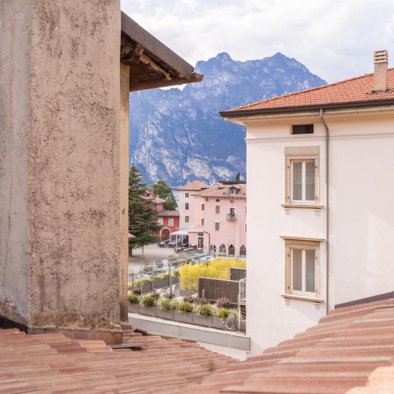 Casa Claudia, stylish & spacious - Three-Bedroom Apartment with Balcony - 29