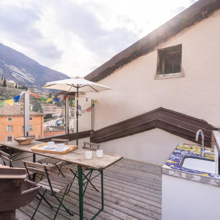 Casa Claudia, stylish & spacious - Three-Bedroom Apartment with Balcony - 27