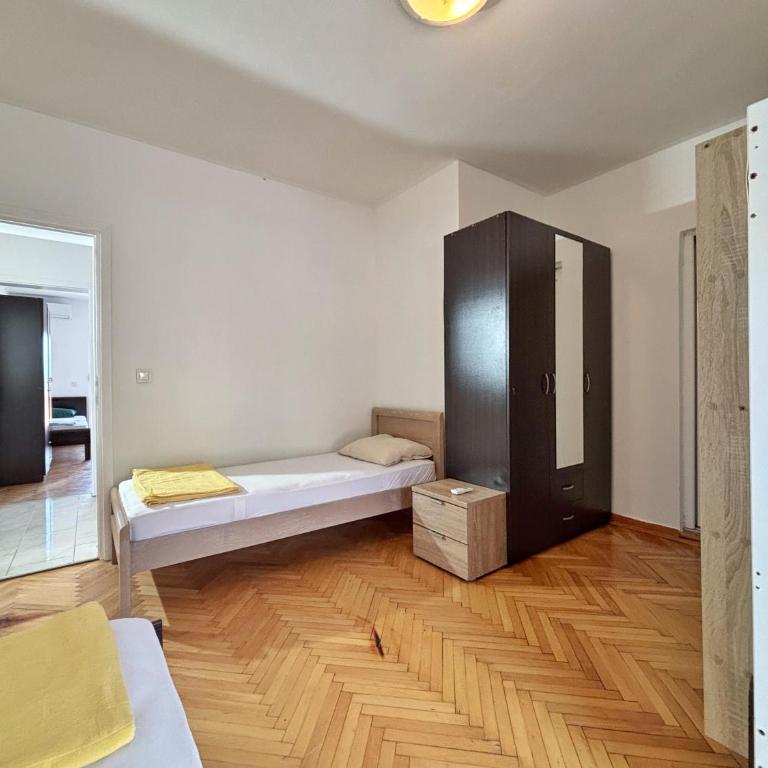 Vega's Hostel - Četvorokrevetna Mešovita Spavaonica - 6