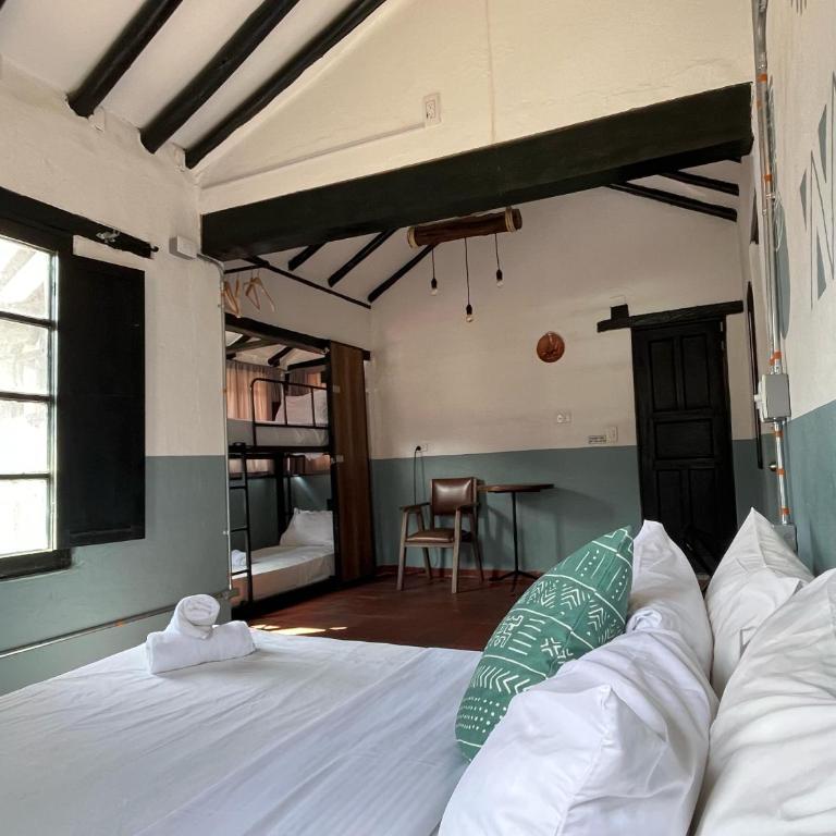 Hotel Aceitunos - Standard Quadruple Room - 8