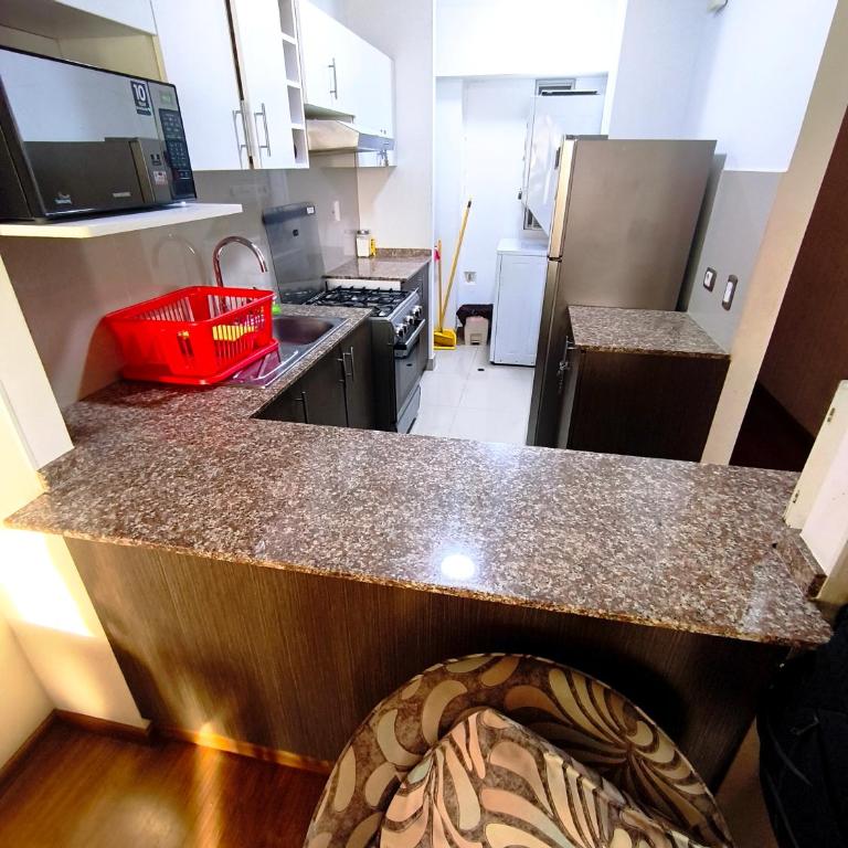 Cerca al centro histórico de lima - Three-Bedroom Apartment - 1