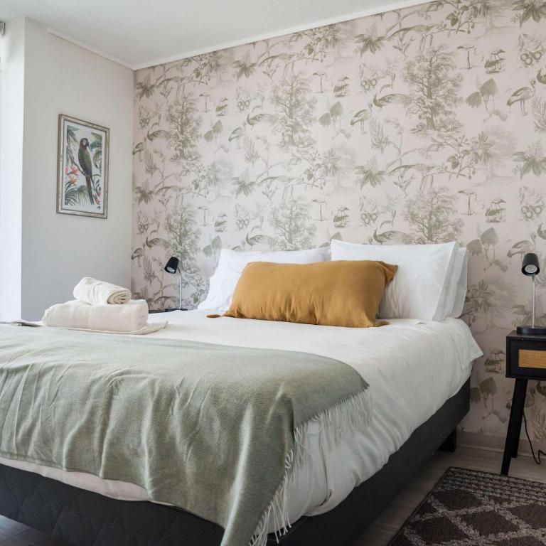 Chic Downtown Retreat Cozy 1BR Apartment for 3 - Apartment - 9