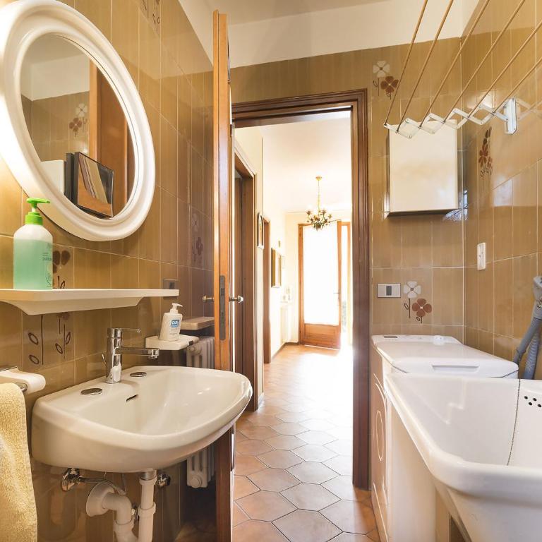 Casa Carla-con giardino,vicino al centro e lago AC - Appartamento con 2 Camere da Letto - 10