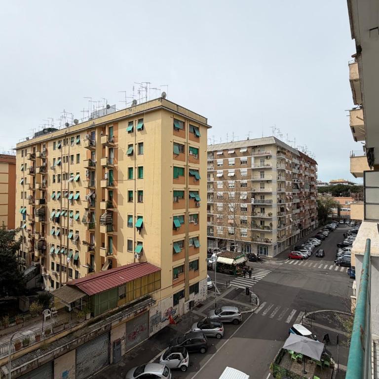 Luciano King's Guest House - Double Room with Balcony - 16