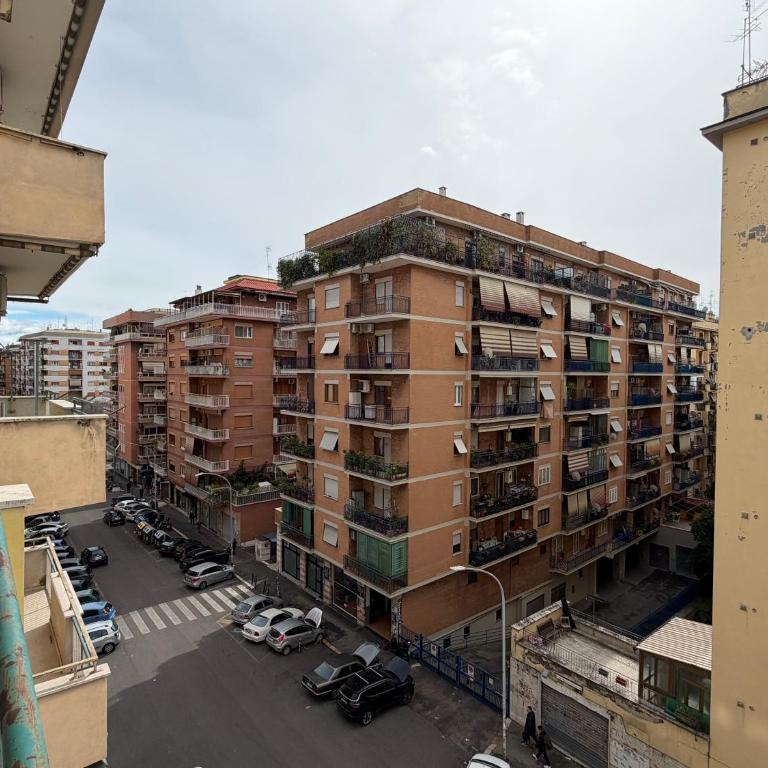 Luciano King's Guest House - Double Room with Balcony - 18