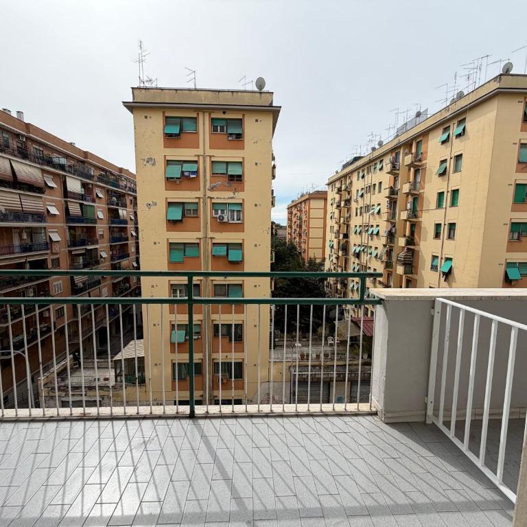 Luciano King's Guest House - Double Room with Balcony - 14