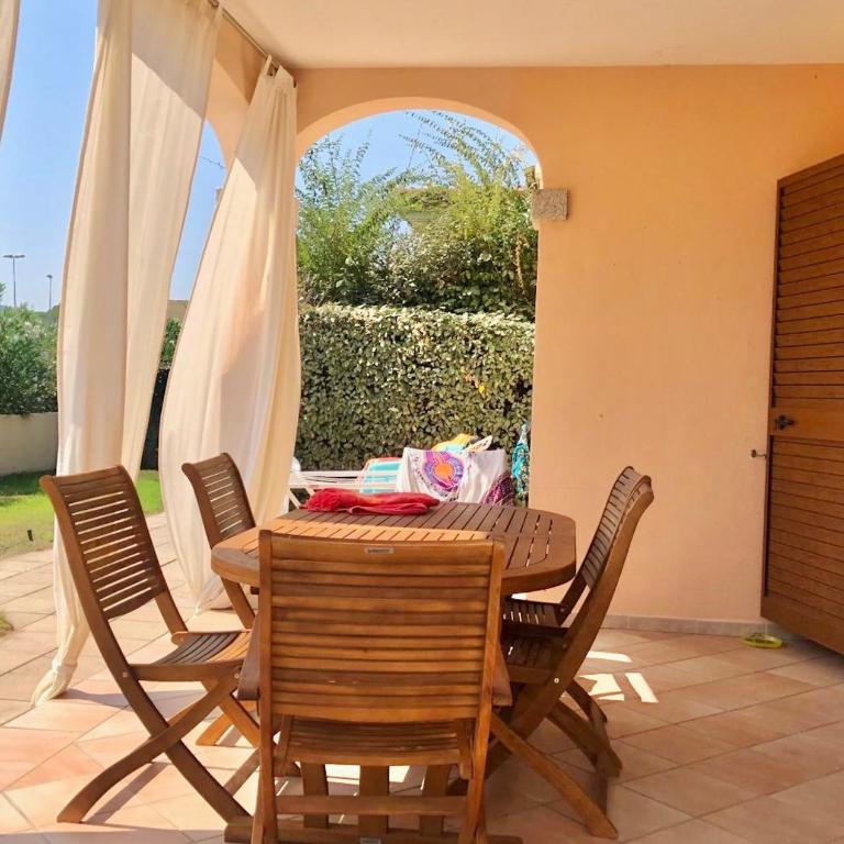 ISS Travel, Apartment Euro in San Teodoro, groundfloor, 2 bedrooms, 6 beds, with air conditioning - Appartamento con 2 Camere da Letto - 4
