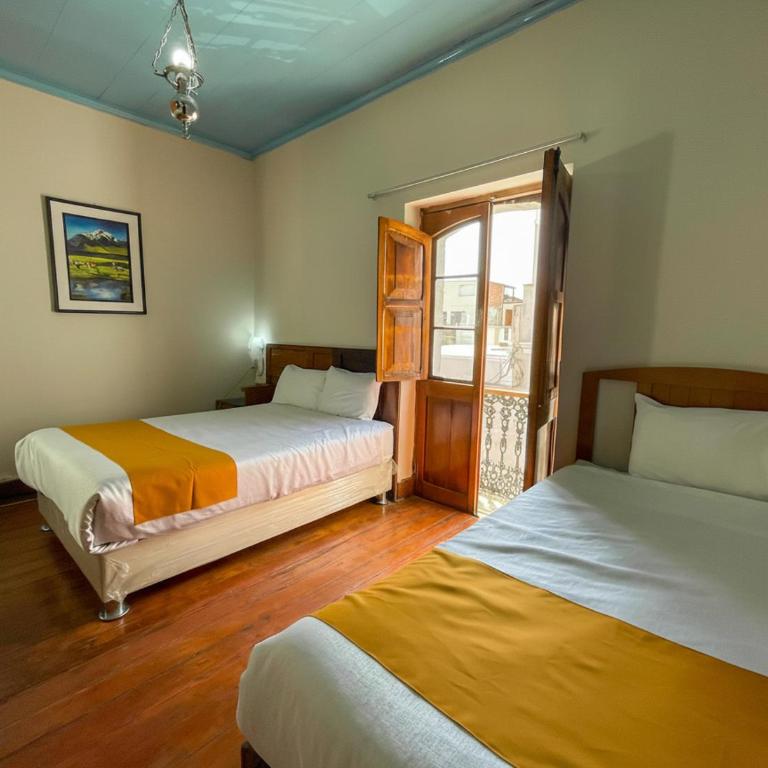 Hostal Lluvia de Oro - Standard Family Room - 9