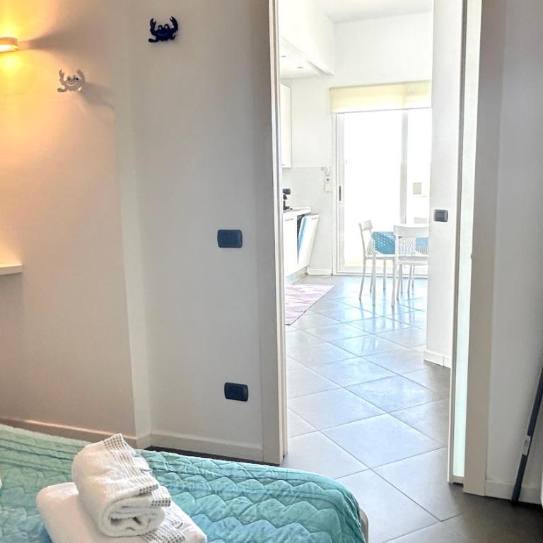 Silvia al mare - Appartamento con 2 Camere da Letto, Terrazza e Vista Mare - 9
