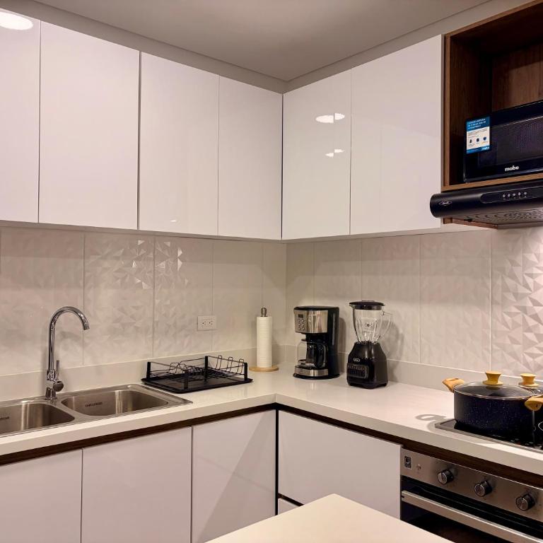 Apartamento moderno en Laureles excelente sector cerca al Portal del Quindio - Apartamento de 2 dormitorios - 9