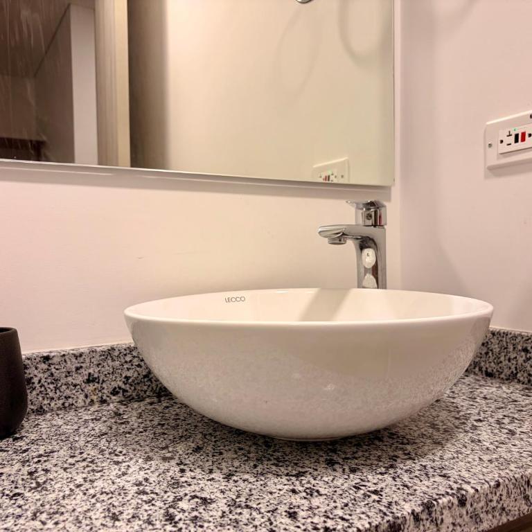 Apartamento moderno en Laureles excelente sector cerca al Portal del Quindio - Apartamento de 2 dormitorios - 21