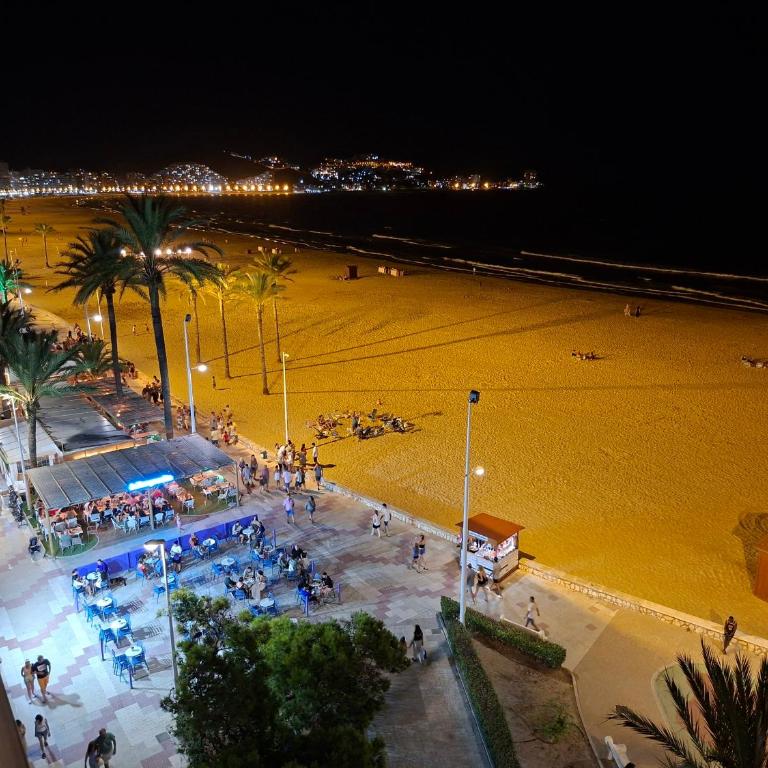 La Palmera - Primera linea frontal en Playa San Antonio - Three-Bedroom Apartment with Sea View - 31