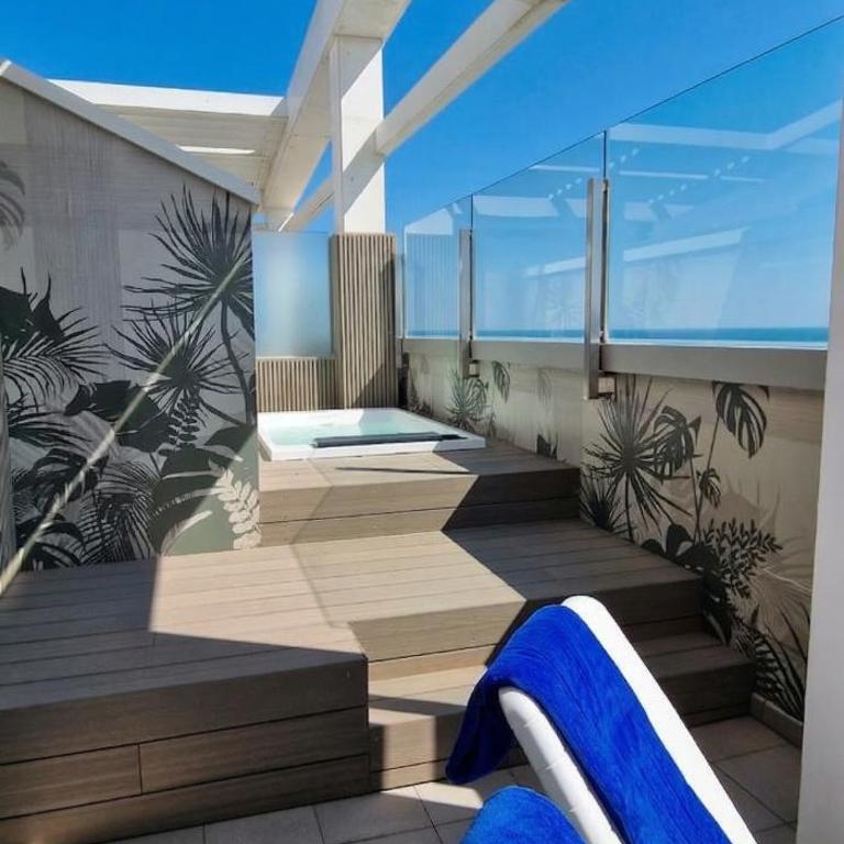 Club House Hotel - Junior Suite con Vasca Idromassaggio - 11