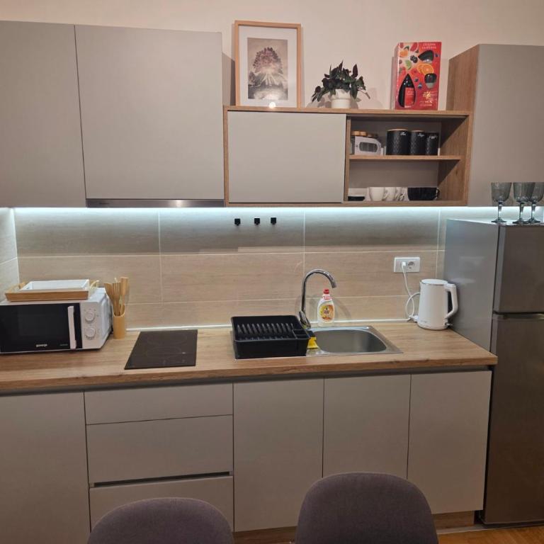 Dea Lux - One-Bedroom Apartment - 5