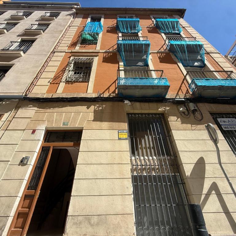 Balcones a la Plaza del Ayuntamiento Mi casa en Alicante - Three-Bedroom Apartment with View - 11