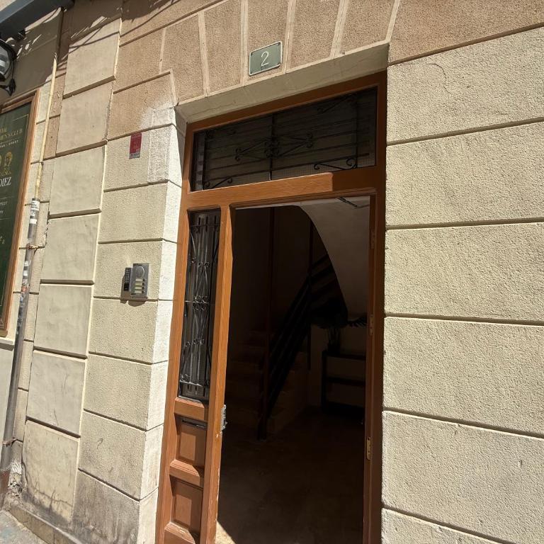 Balcones a la Plaza del Ayuntamiento Mi casa en Alicante - Three-Bedroom Apartment with View - 16