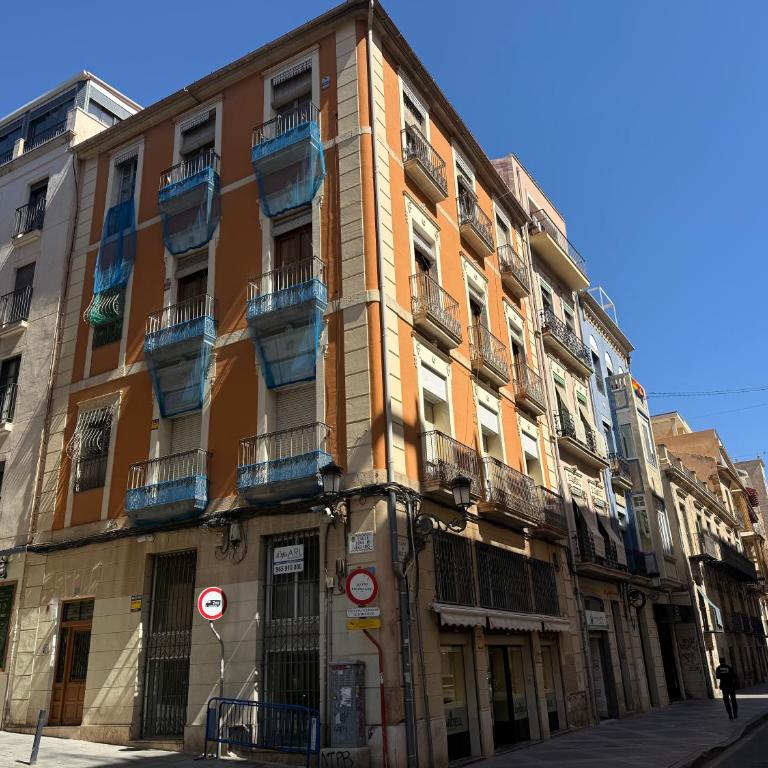 Balcones a la Plaza del Ayuntamiento Mi casa en Alicante - Three-Bedroom Apartment with View - 20