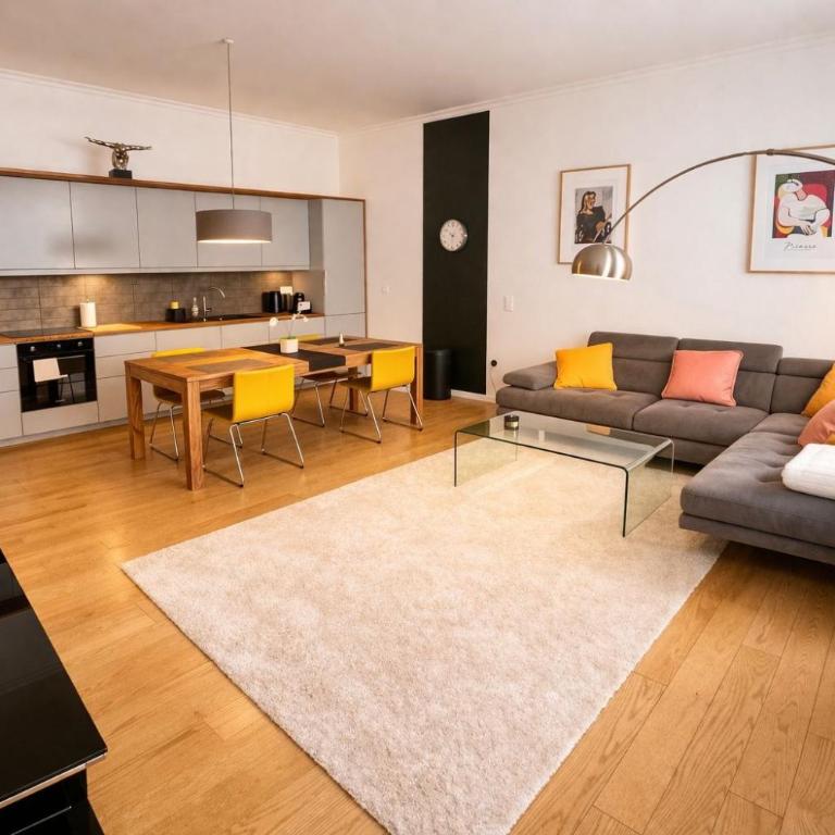 Old Town Antibes Apartment with AC 320m from Beach - Appartement Supérieur - 1