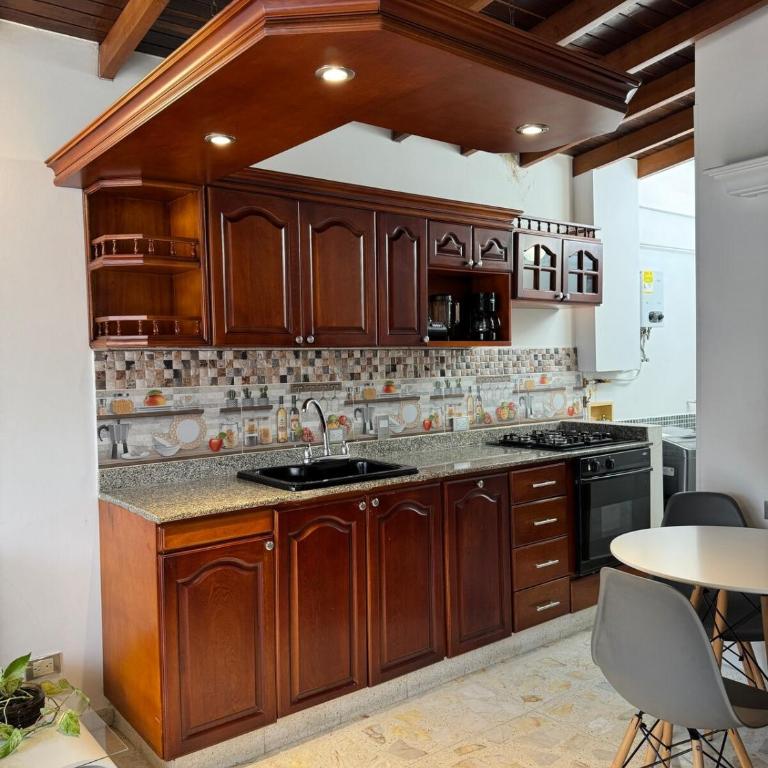 Loft luminoso cerca al Metro y Estadio - Apartamento de 2 dormitorios - 5