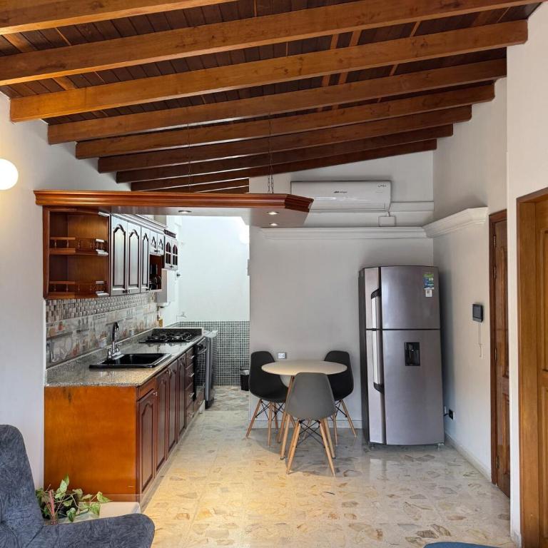 Loft luminoso cerca al Metro y Estadio - Apartamento de 2 dormitorios - 9
