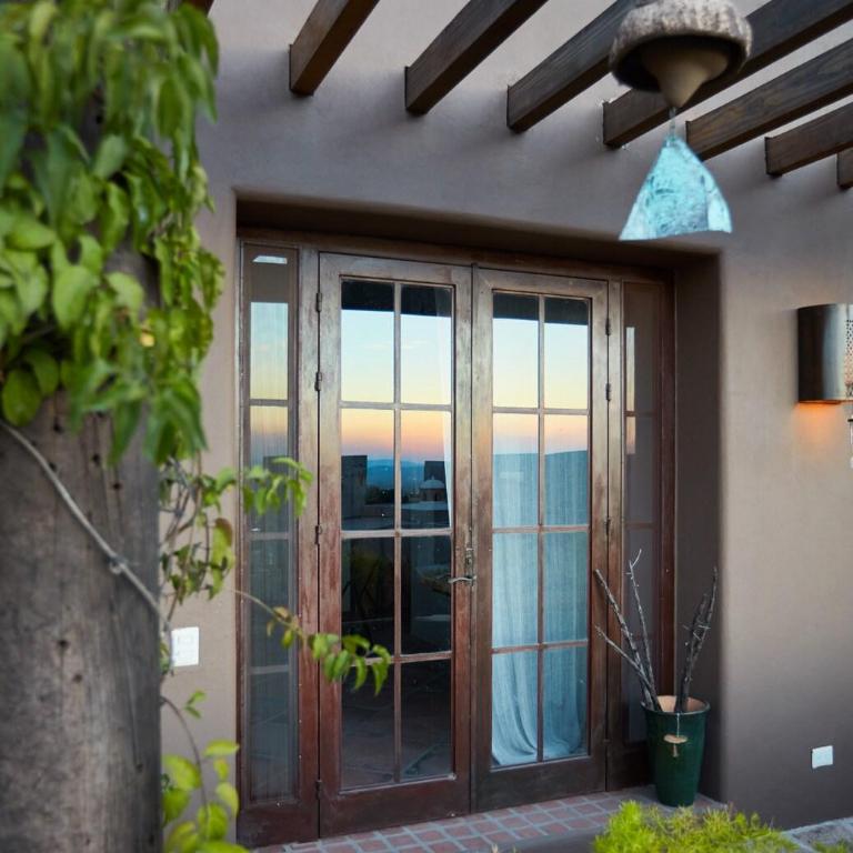 Luxury Hillside Retreat Villa & Panoramic Views - Villa - 25