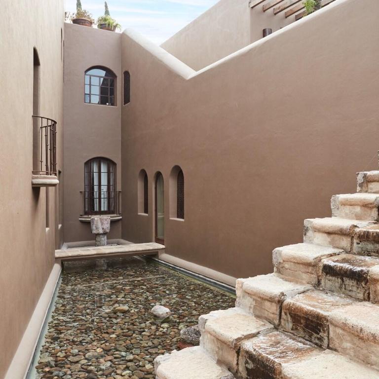 Luxury Hillside Retreat Villa & Panoramic Views - Villa - 26