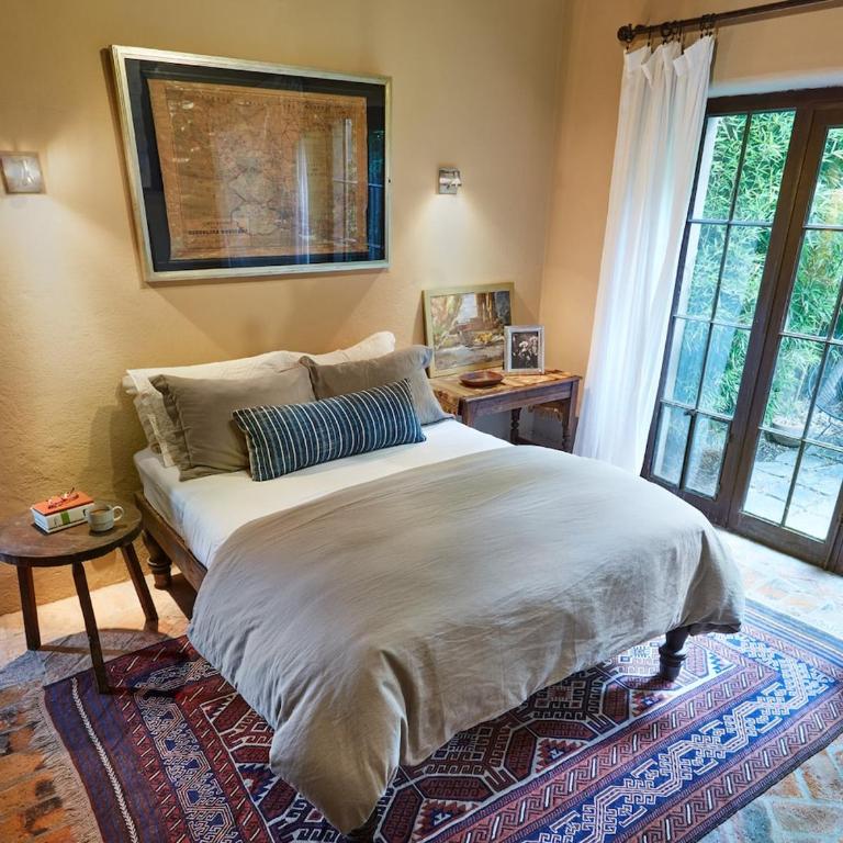 Luxury Hillside Retreat Villa & Panoramic Views - Villa - 33