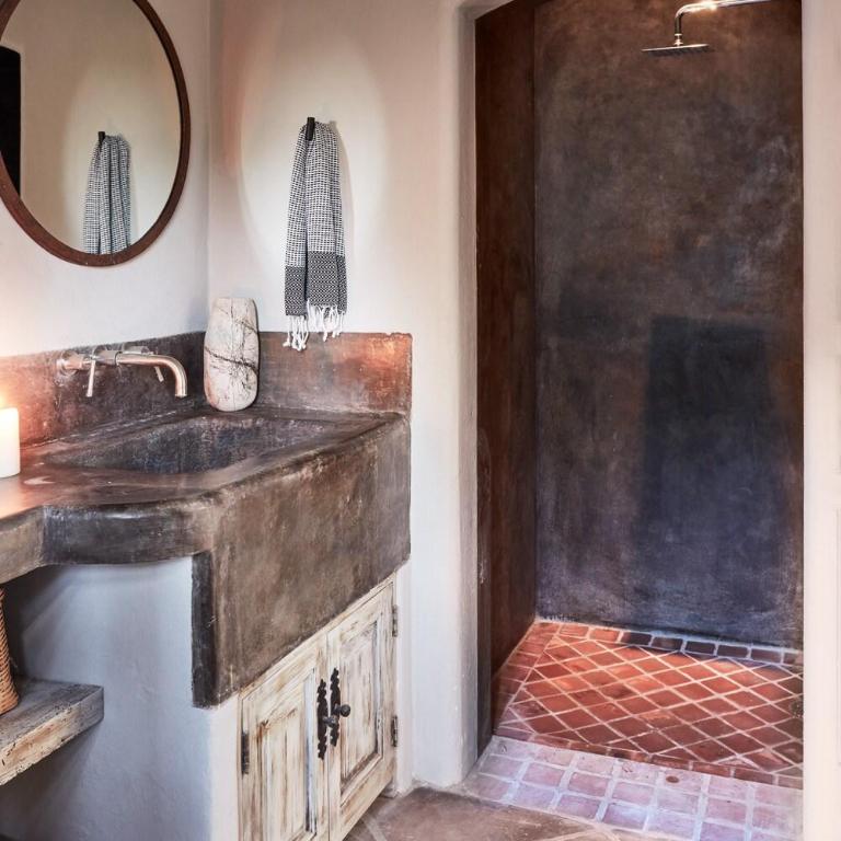 Luxury Hillside Retreat Villa & Panoramic Views - Villa - 42