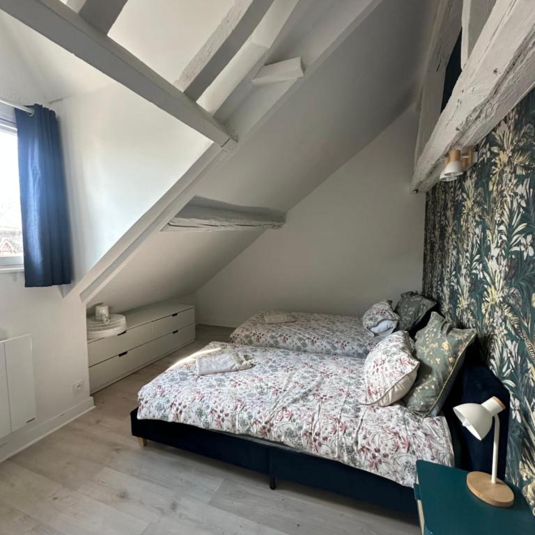 Séjournez face au Château Royal de Blois - One-Bedroom Apartment - 15