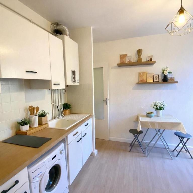 Grand studio neuf, lumineux et au calme ! Tout équipé - Ajaccio - Appartement 1 Chambre - 4