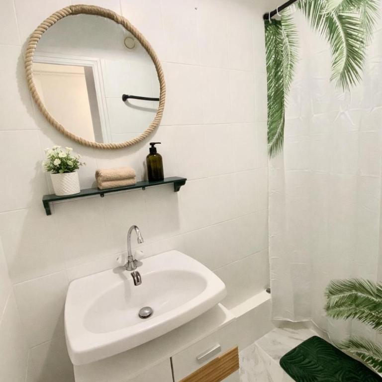 Grand studio neuf, lumineux et au calme ! Tout équipé - Ajaccio - Appartement 1 Chambre - 8