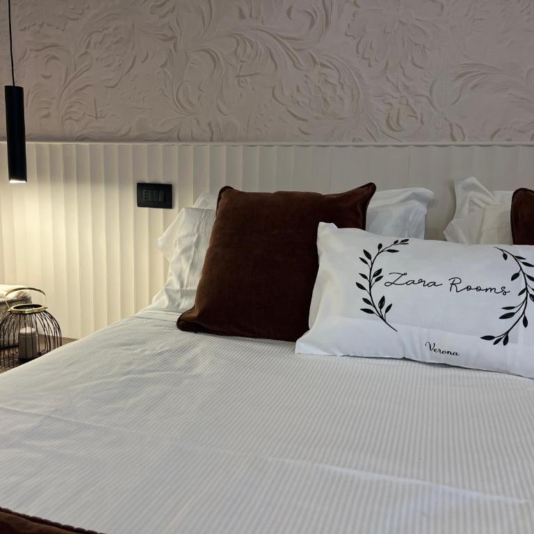 Zara Rooms - Double Room with Private Bathroom - 4
