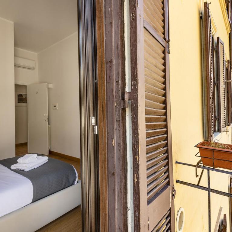 Colosseo Guest House - Camera Singola Deluxe con Balcone - 7