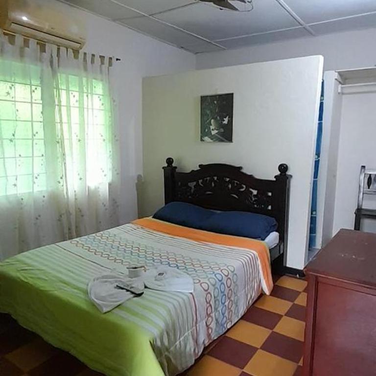 Hospedaje Chavela - Habitación Doble Estándar con ventilador - 1