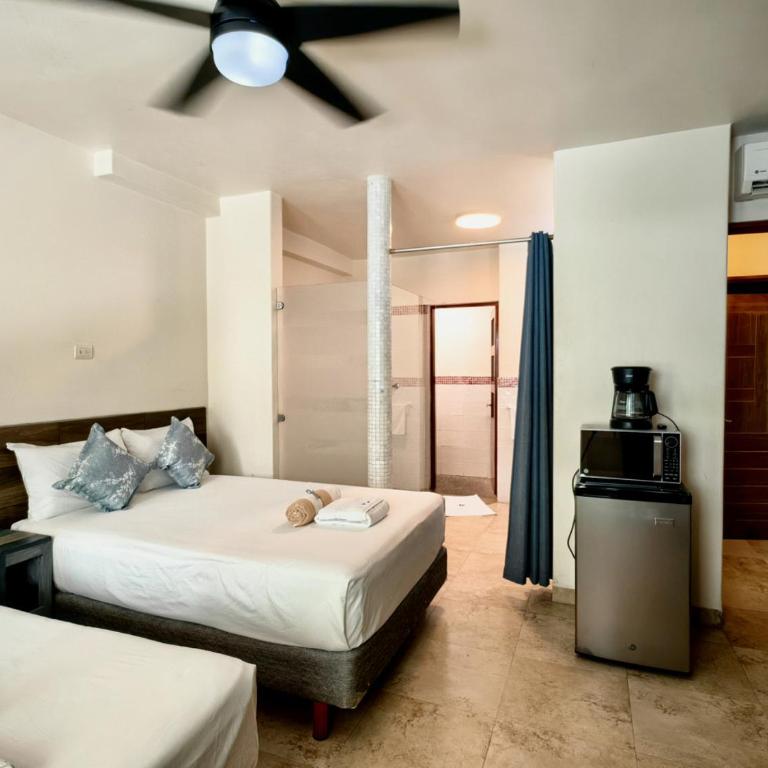 Mimosa Quinta by Booking Guys Riviera - Three-Bedroom Apartment with Balcony - 24