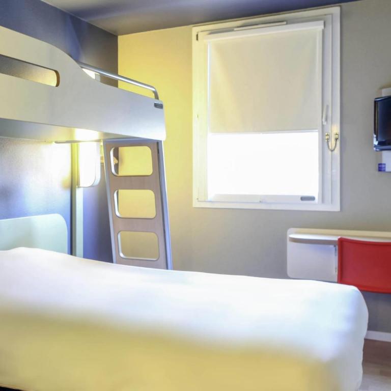 Hotel Ibis Budget Nancy Centre - Chambre Triple avec 1 Lit Double et 1 Lit Superposé - 10