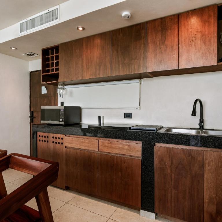 Lua Boutique Studios - Double Room with Lake View - 8