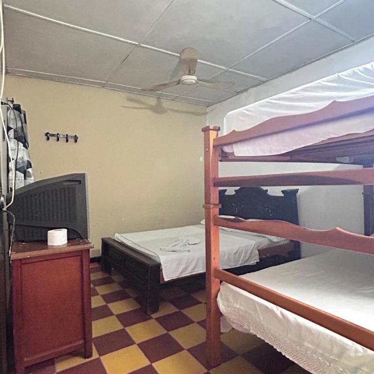 Hospedaje Chavela - Habitación Familiar - 5