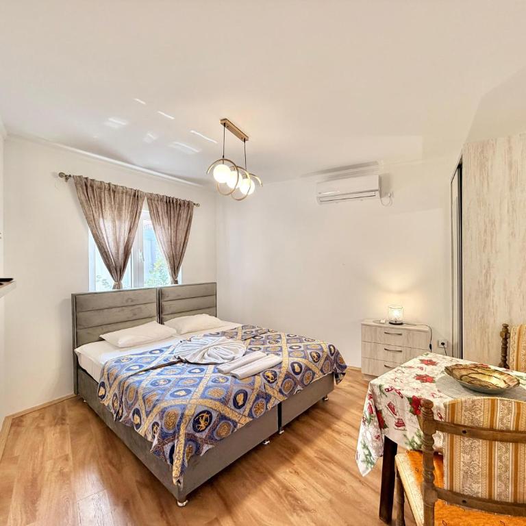 Apartments Elena - Dvokrevetna Soba sa Bračnim Krevetom/Zasebnim Krevetima - 3